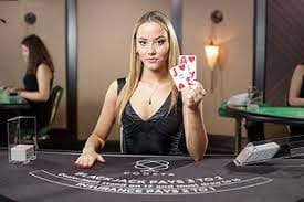 Studio live-dealer raffi77 dengan kualitas broadcast profesional untuk blackjack, roulette, dan baccarat